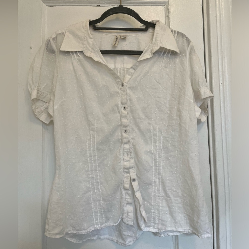 White light weight button up top with collar